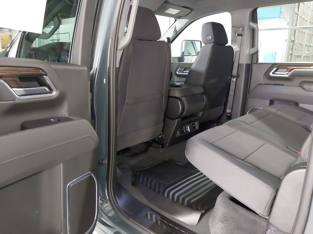 2025 Chevrolet Silverado 3500
