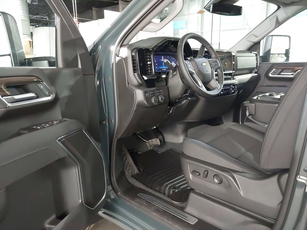 2025 Chevrolet Silverado 3500
