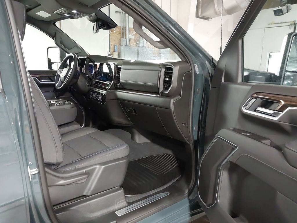 2025 Chevrolet Silverado 3500