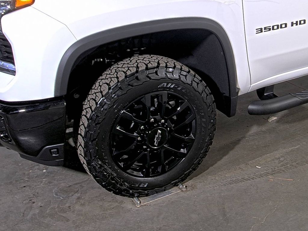 2025 Chevrolet Silverado 3500