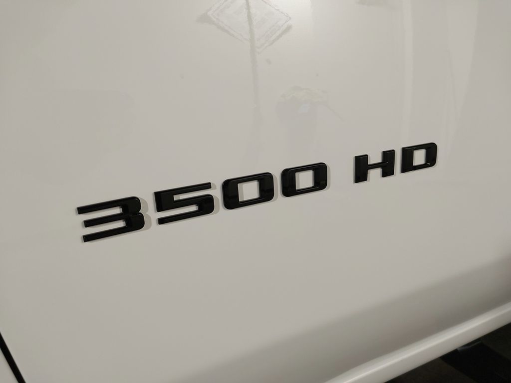 2025 Chevrolet Silverado 3500