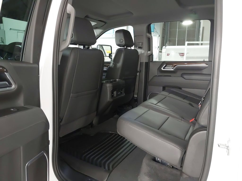 2025 Chevrolet Silverado 3500