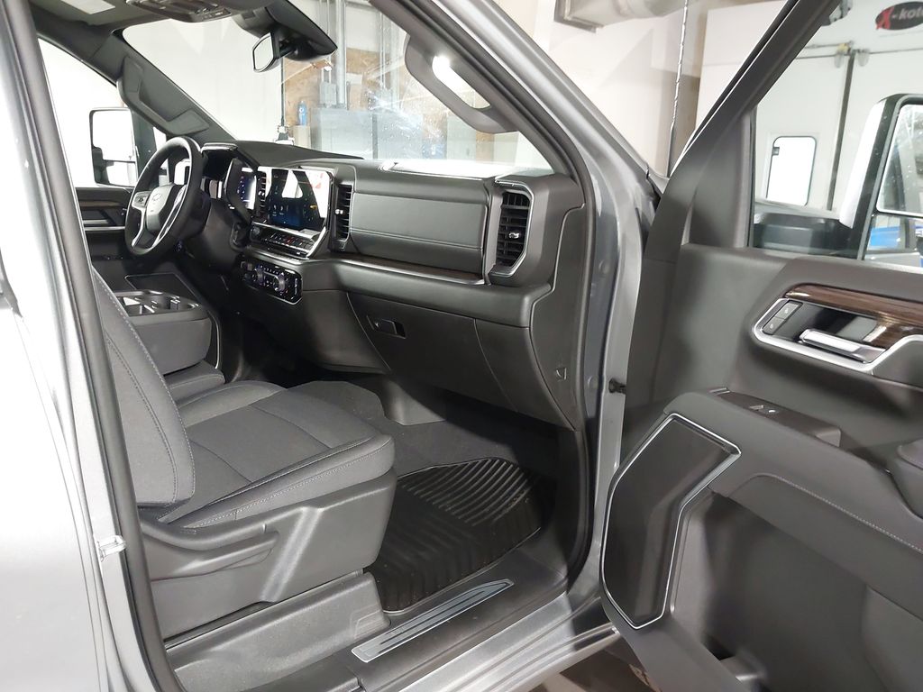 2025 Chevrolet Silverado 3500