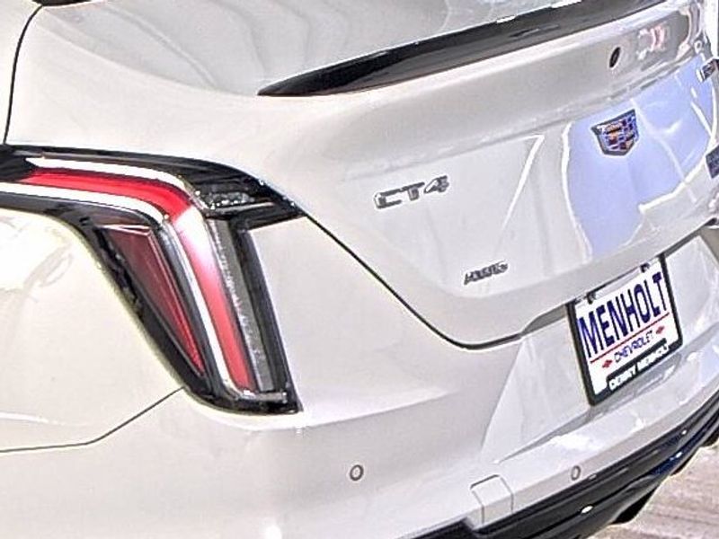 2022 Cadillac CT4