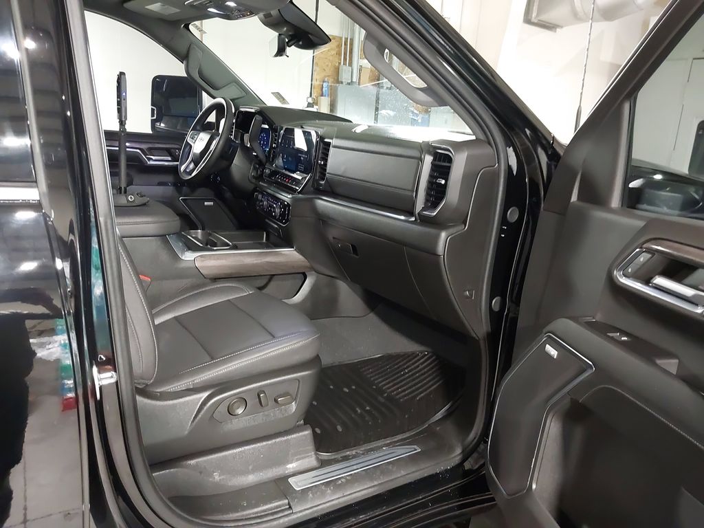 2024 Chevrolet Silverado 3500