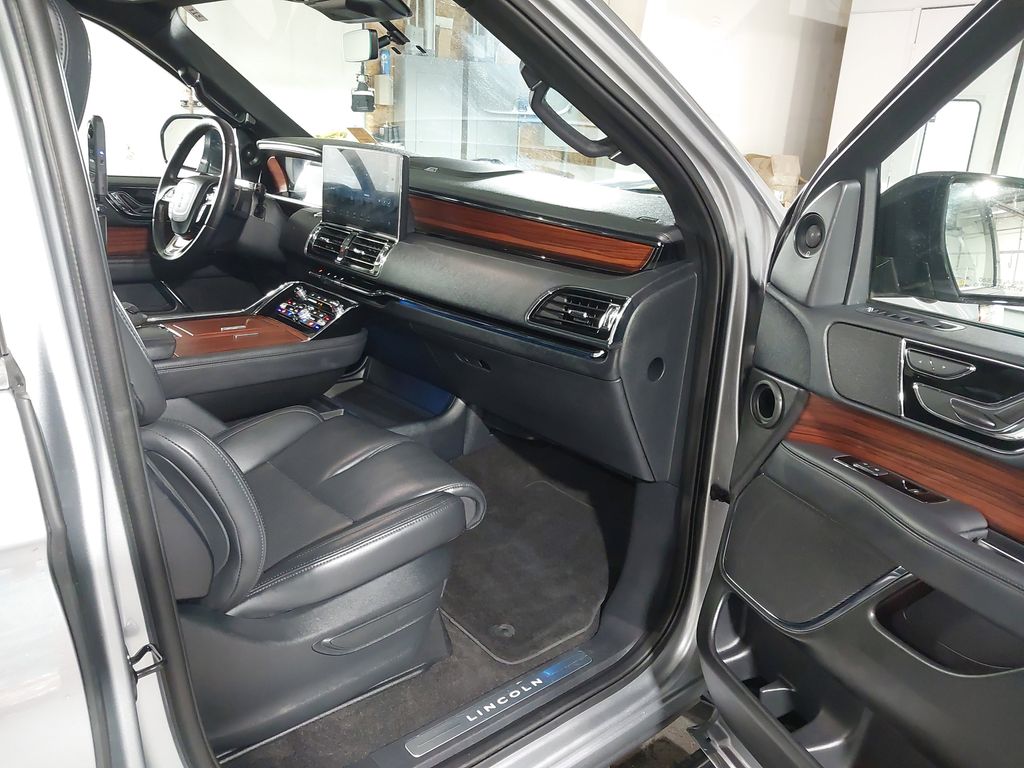2024 Lincoln Navigator L