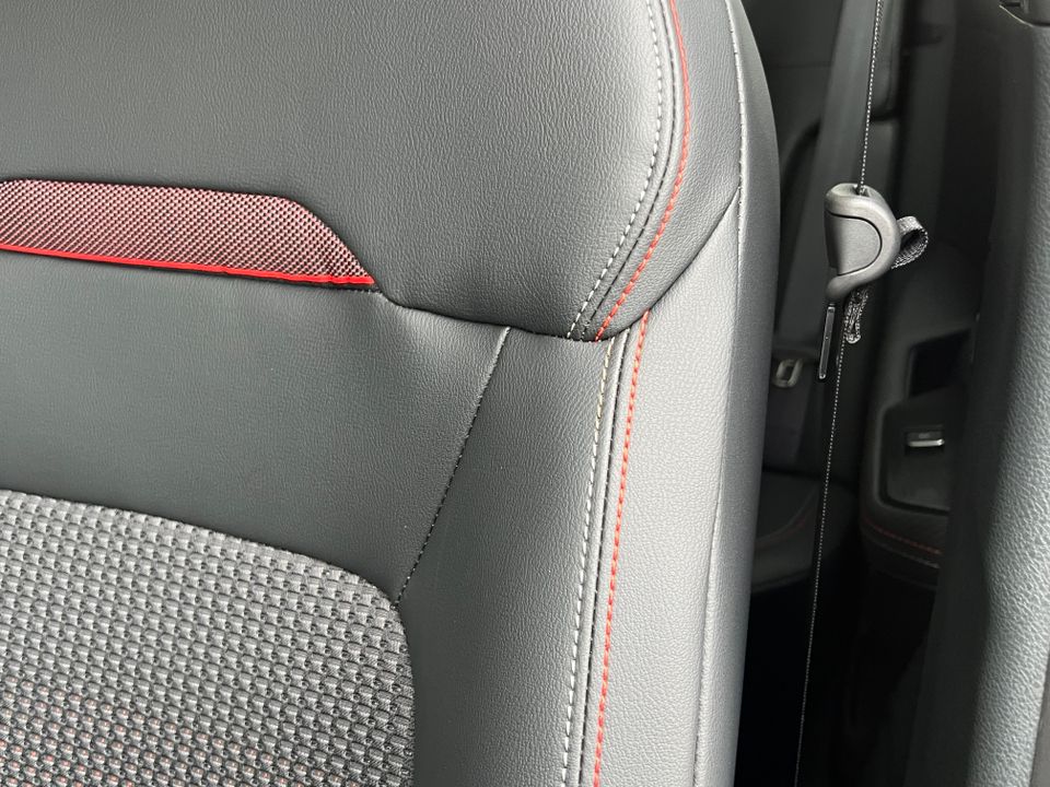 2025 Nissan Kicks