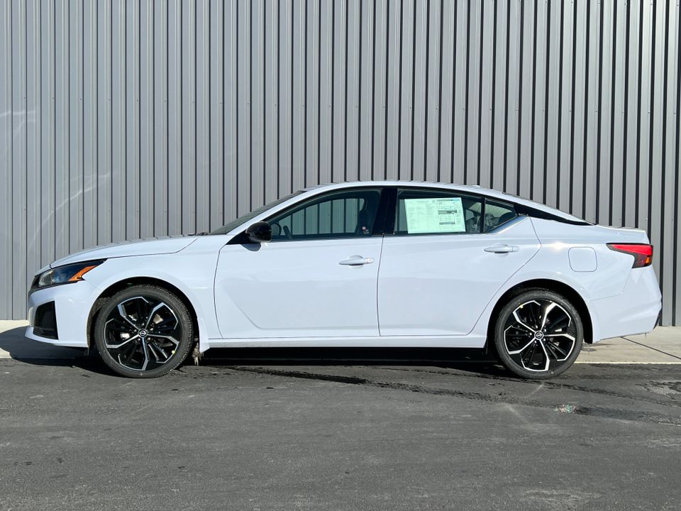 2025 Nissan Altima