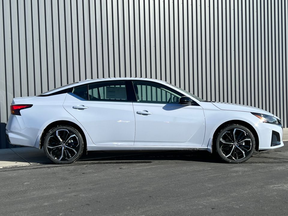 2025 Nissan Altima
