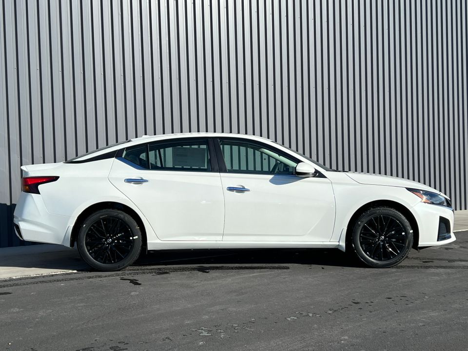 2025 Nissan Altima