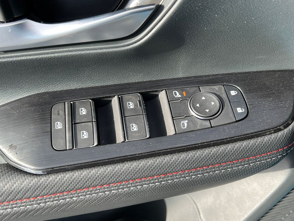 2025 Nissan Kicks