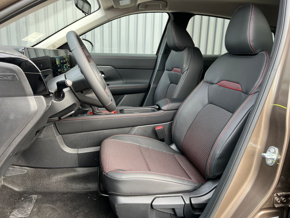 2025 Nissan Kicks