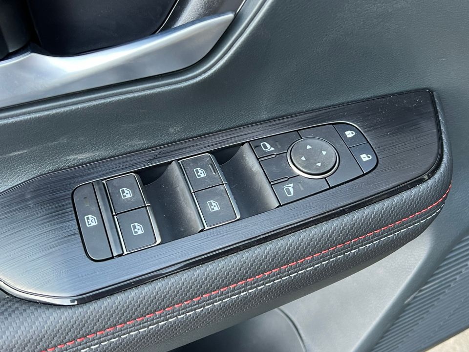 2025 Nissan Kicks