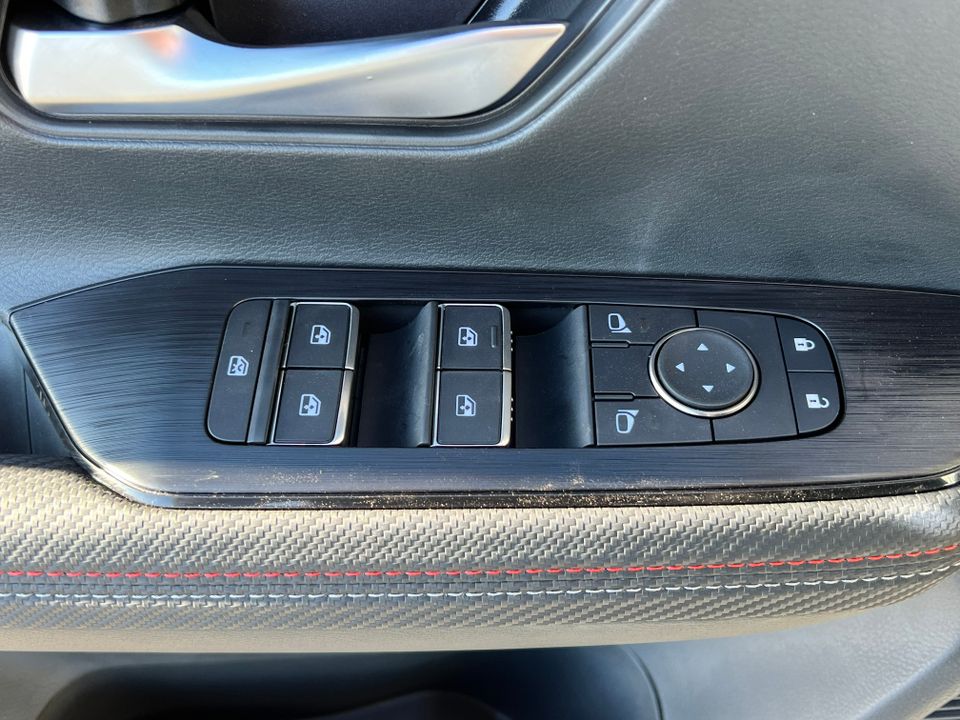 2025 Nissan Kicks