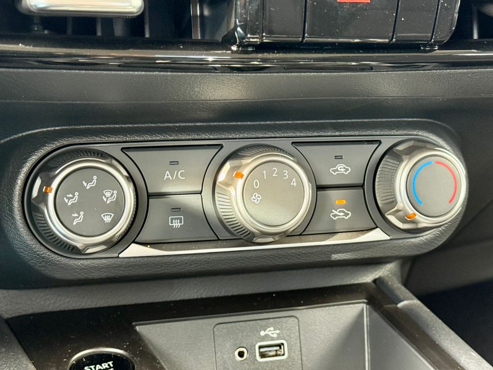 2025 Nissan Kicks