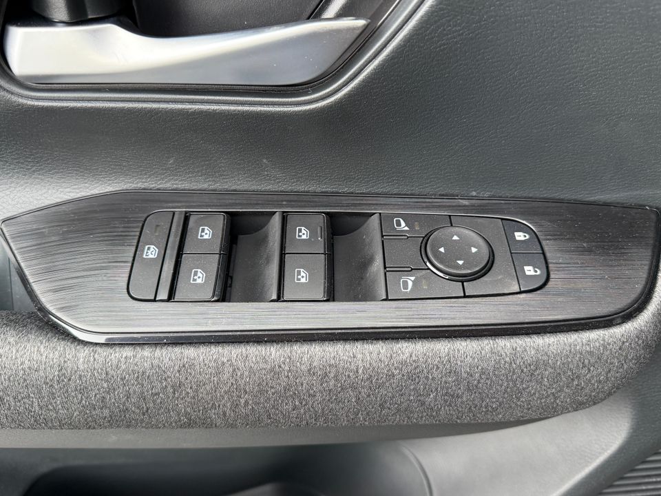 2025 Nissan Kicks
