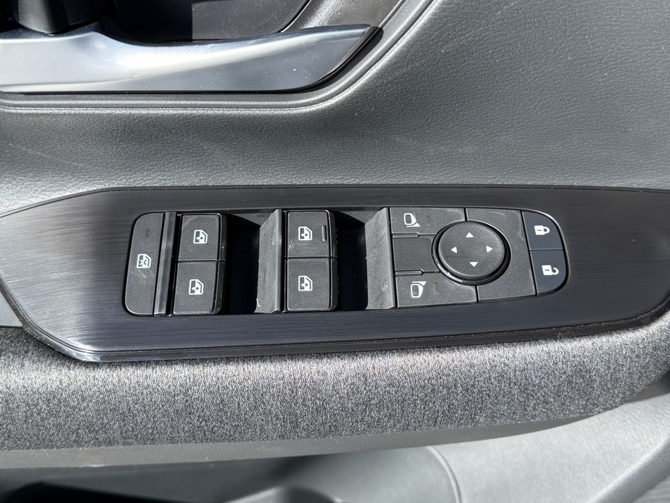 2025 Nissan Kicks