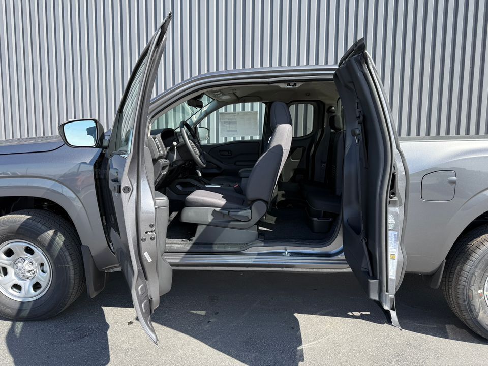 2025 Nissan Frontier