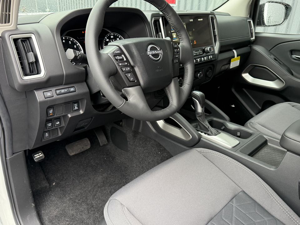 2025 Nissan Frontier
