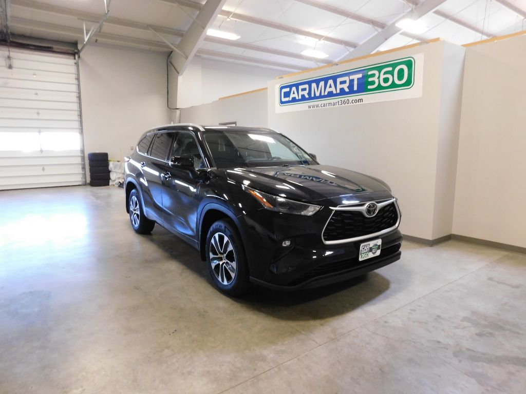Used 2022 Toyota Highlander XLE SUVs