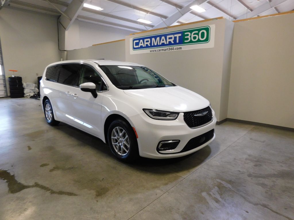 Used 2023 Chrysler Pacifica Touring L Vans