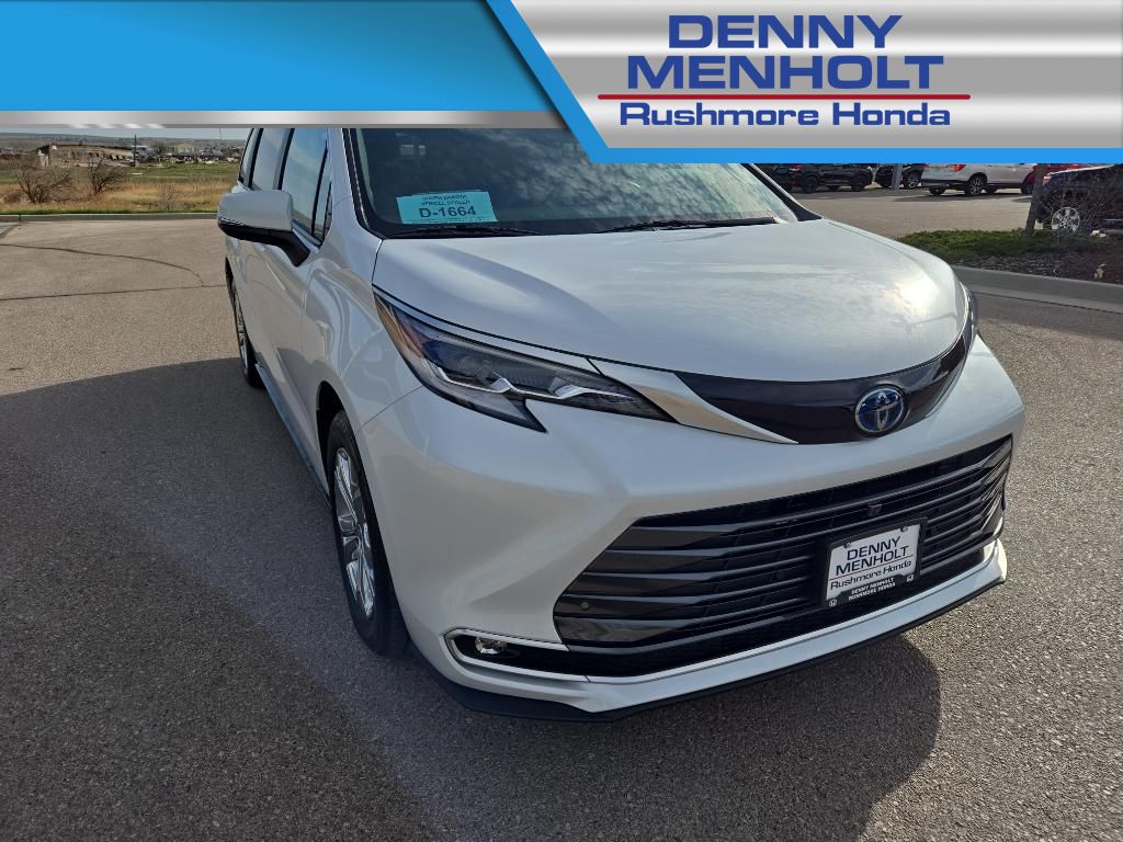 Used 2023 Toyota Sienna Platinum Vans