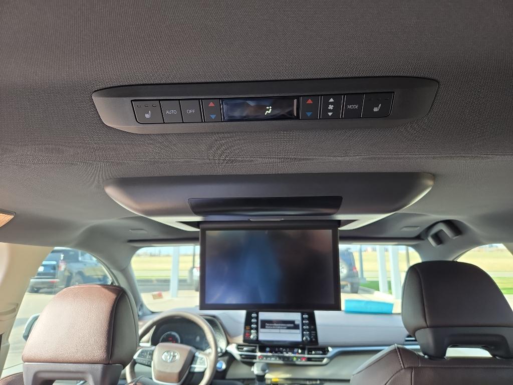 2023 Toyota Sienna