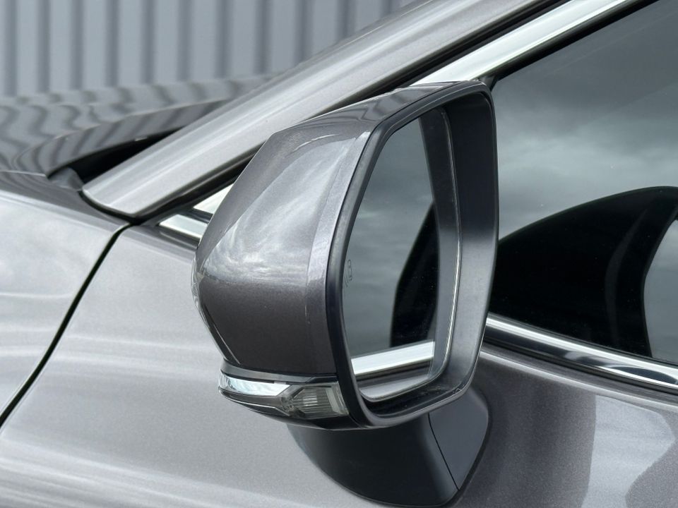 2020 Toyota Camry Hybrid
