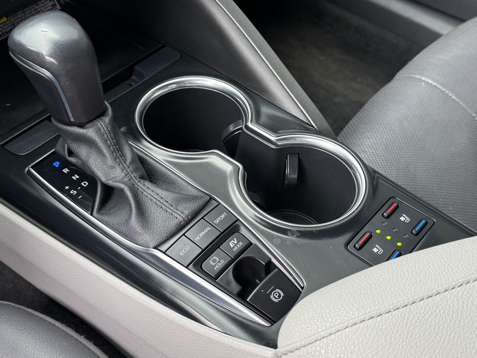 2020 Toyota Camry Hybrid