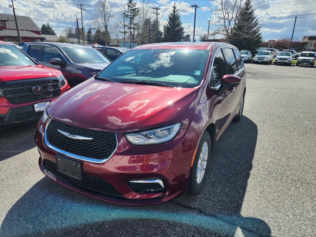 Used 2023 Chrysler Pacifica Touring L Vans