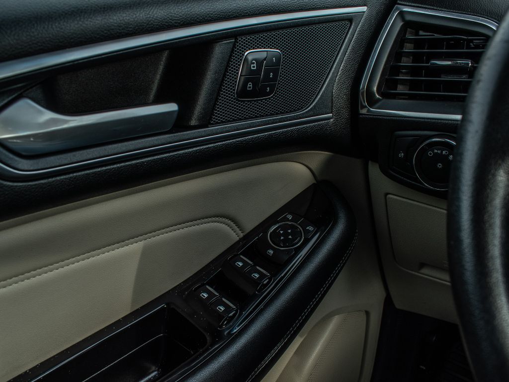 2018 Ford Edge
