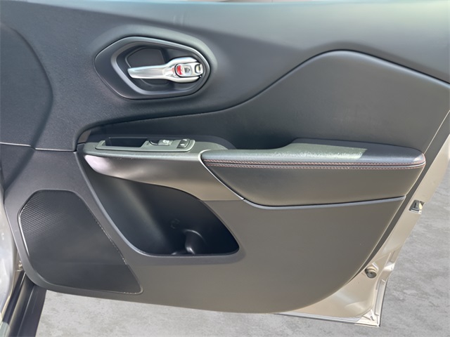 2020 Jeep Cherokee