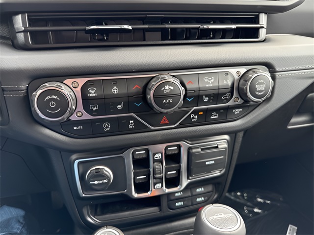 2025 Jeep Gladiator