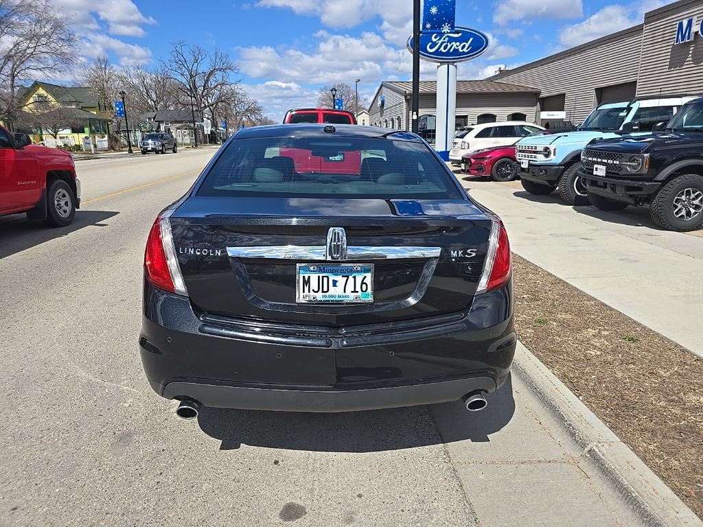 2010 Lincoln MKS