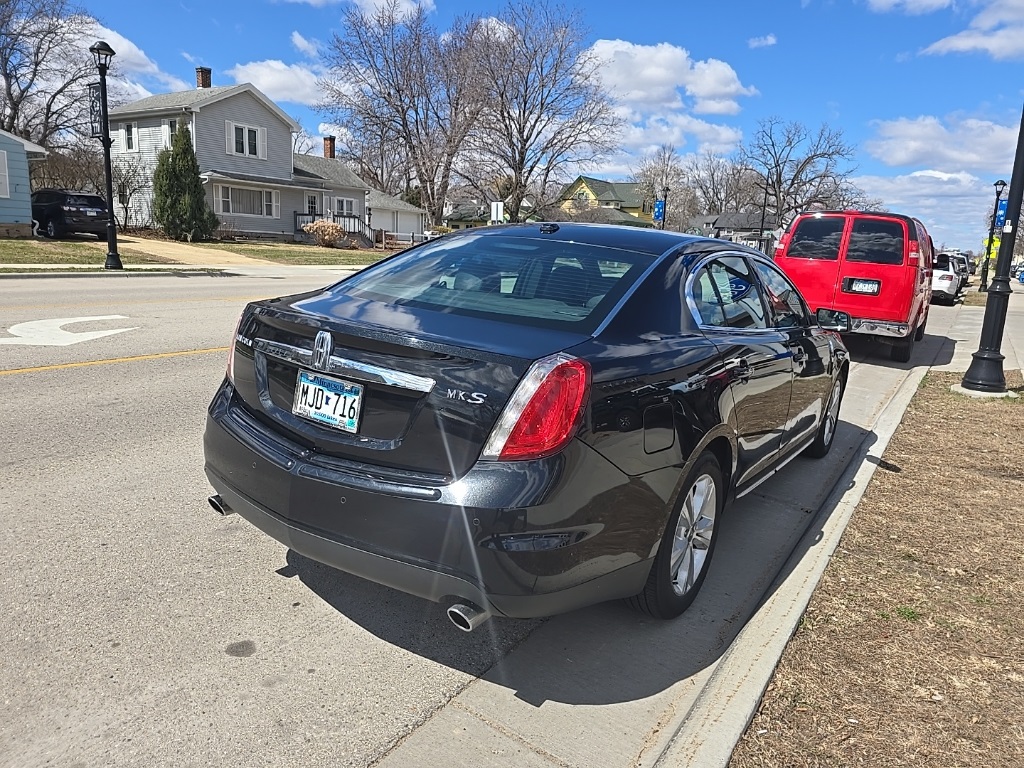 2010 Lincoln MKS