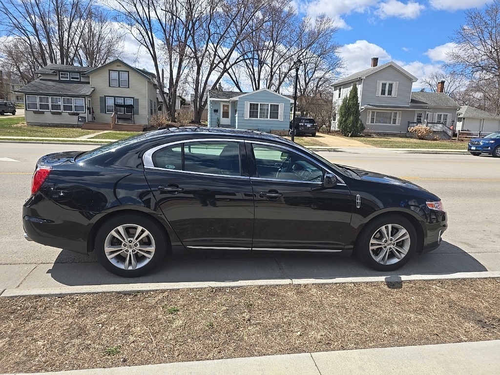 2010 Lincoln MKS