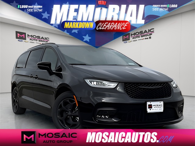 New 2025 Chrysler Pacifica Hybrid Select Vans
