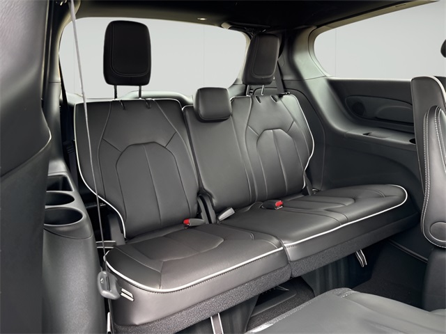 2025 Chrysler Pacifica Hybrid