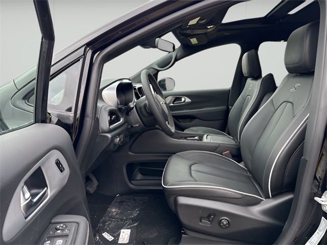 2025 Chrysler Pacifica Hybrid