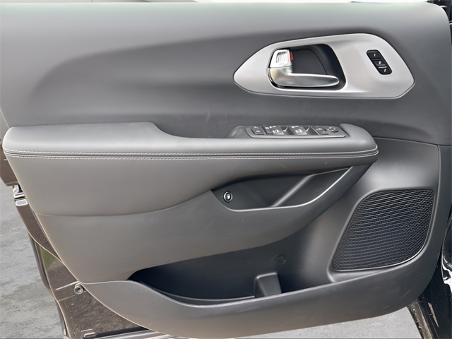 2025 Chrysler Pacifica Hybrid