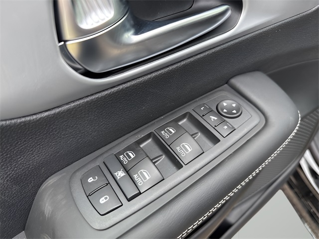 2025 Chrysler Pacifica Hybrid