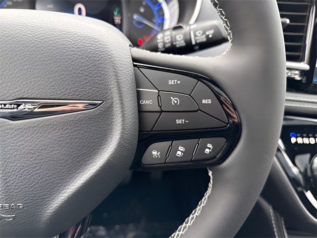 2025 Chrysler Pacifica Hybrid