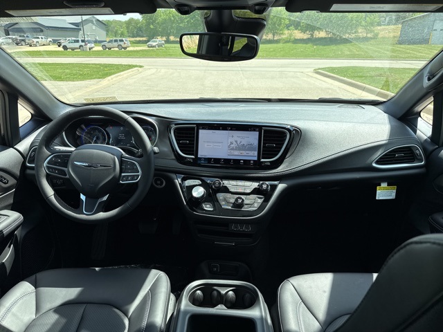 2025 Chrysler Pacifica