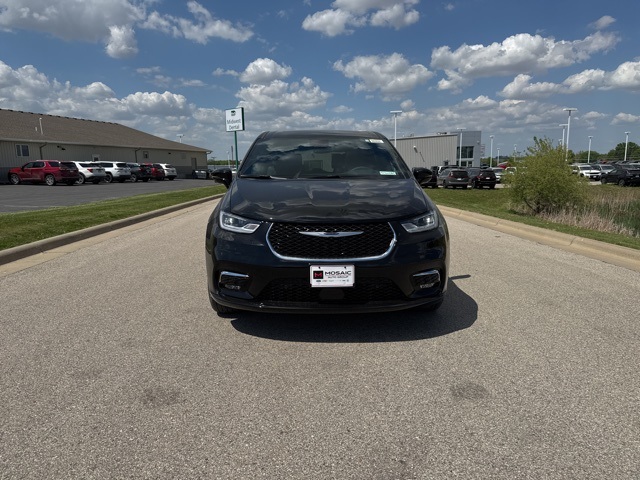 2025 Chrysler Pacifica