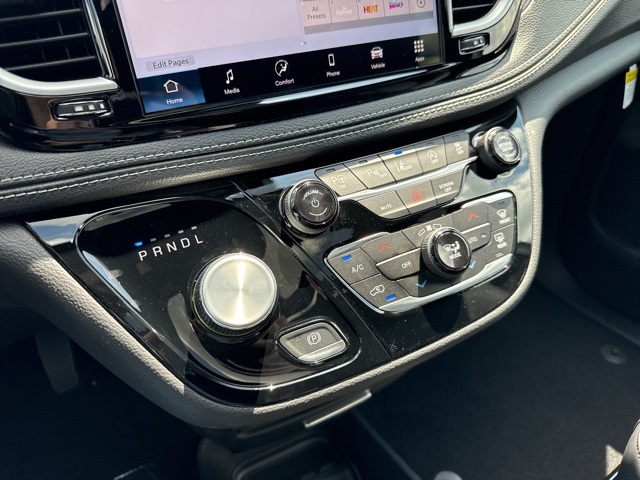 2025 Chrysler Pacifica