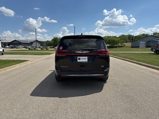 2025 Chrysler Pacifica