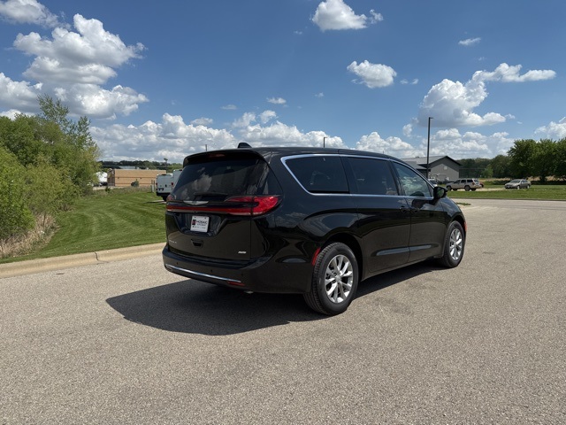 2025 Chrysler Pacifica