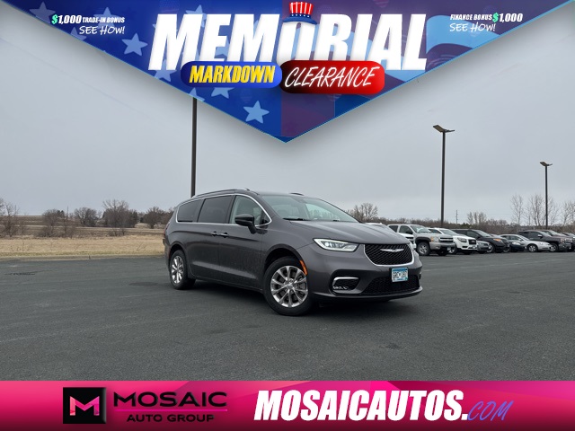 Used 2021 Chrysler Pacifica Touring L Vans