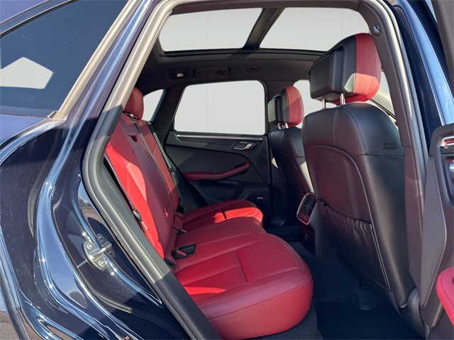 2022 Porsche Macan