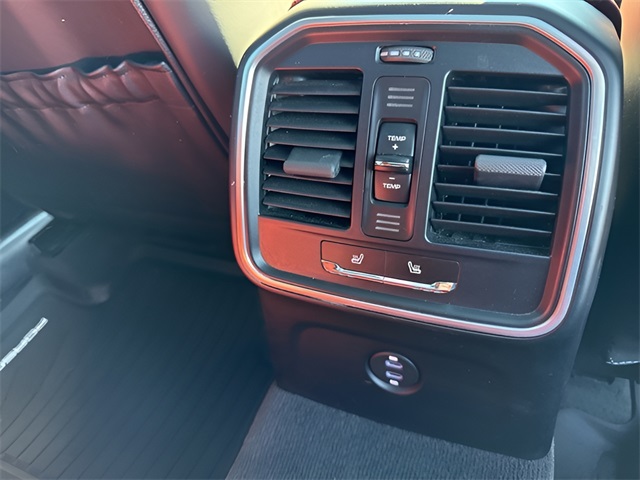 2022 Porsche Macan